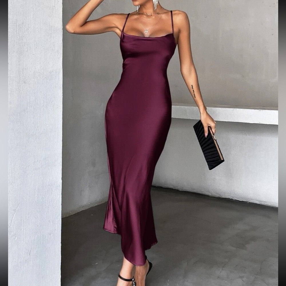 Backless dress